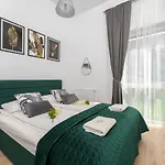 Exclusive Kajdasza By Renters 아파트